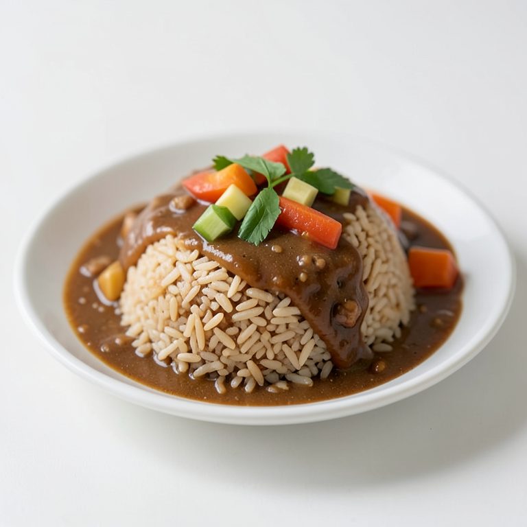 Коричневый рис с овощами и соусом